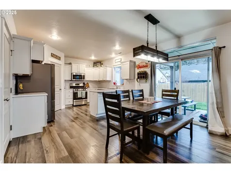 4685 Glacier Meadows Loop Springfield OR 97478