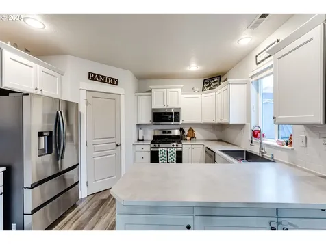 4685 Glacier Meadows Loop Springfield OR 97478