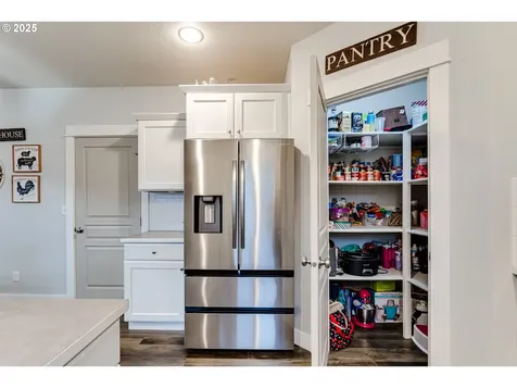 4685 Glacier Meadows Loop Springfield OR 97478