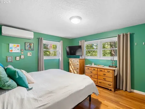 4555 NE 119th Avenue Portland OR 97220