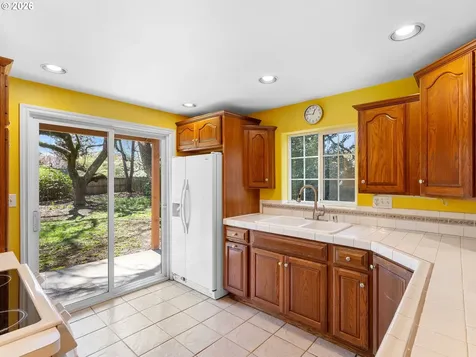 4555 NE 119th Avenue Portland OR 97220