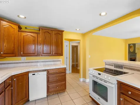 4555 NE 119th Avenue Portland OR 97220
