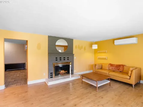 4555 NE 119th Avenue Portland OR 97220