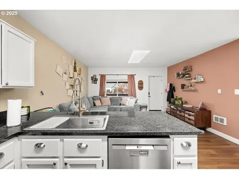 1720 B Street Forest Grove OR 97116