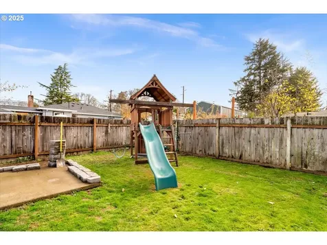 1720 B Street Forest Grove OR 97116