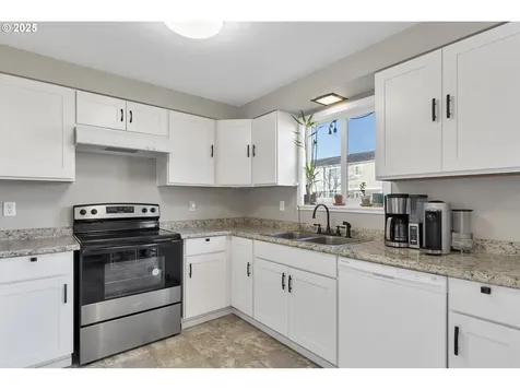 1065 W Sherman Street Lebanon OR 97355