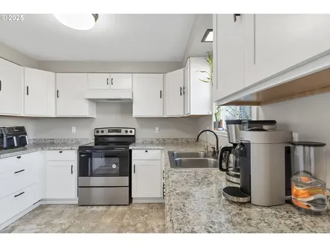 1065 W Sherman Street Lebanon OR 97355