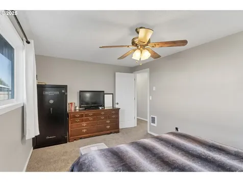1065 W Sherman Street Lebanon OR 97355