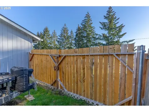1065 W Sherman Street Lebanon OR 97355