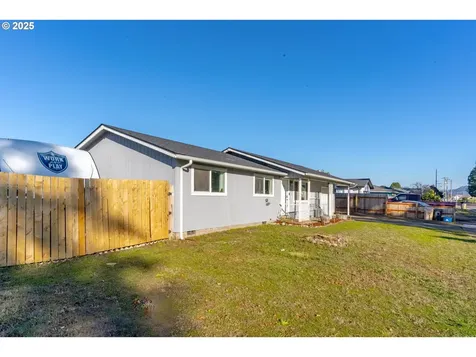 1065 W Sherman Street Lebanon OR 97355