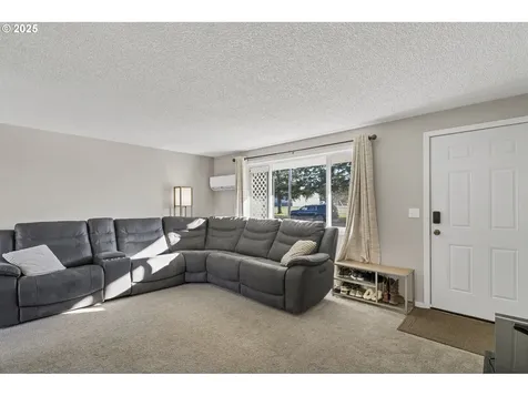 1065 W Sherman Street Lebanon OR 97355