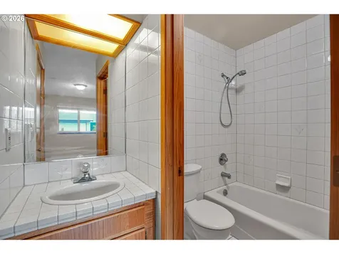 12506 SE Stark Street Portland OR 97233