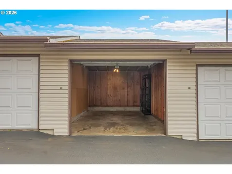 12506 SE Stark Street Portland OR 97233