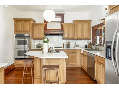 2854 SE Ankeny Street Portland OR 97214