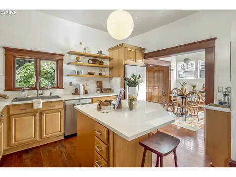 2854 SE Ankeny Street Portland OR 97214
