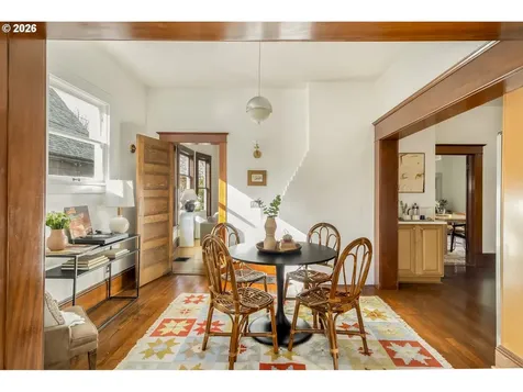 2854 SE Ankeny Street Portland OR 97214