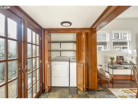 2854 SE Ankeny Street Portland OR 97214