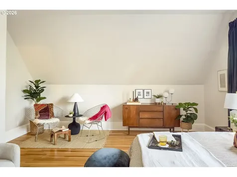 2854 SE Ankeny Street Portland OR 97214