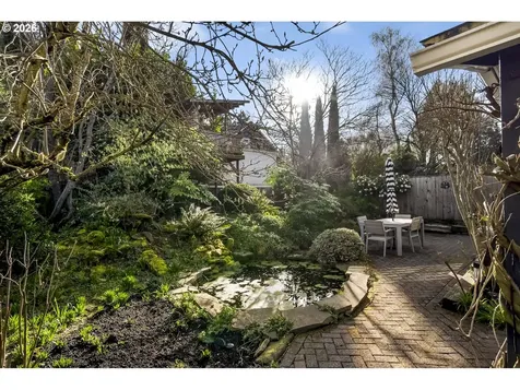 2854 SE Ankeny Street Portland OR 97214