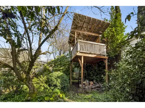 2854 SE Ankeny Street Portland OR 97214