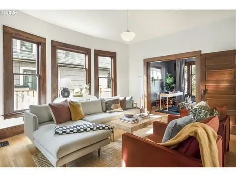2854 SE Ankeny Street Portland OR 97214