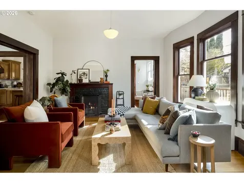 2854 SE Ankeny Street Portland OR 97214