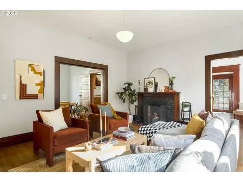 2854 SE Ankeny Street Portland OR 97214
