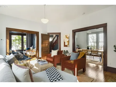 2854 SE Ankeny Street Portland OR 97214
