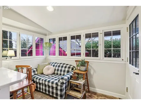5264 NE 20th Avenue Portland OR 97211