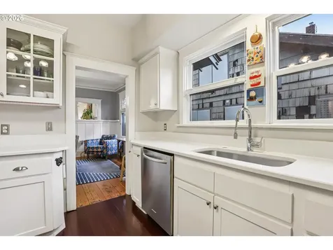 5264 NE 20th Avenue Portland OR 97211