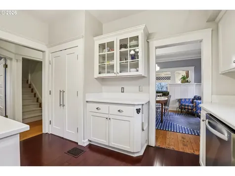5264 NE 20th Avenue Portland OR 97211