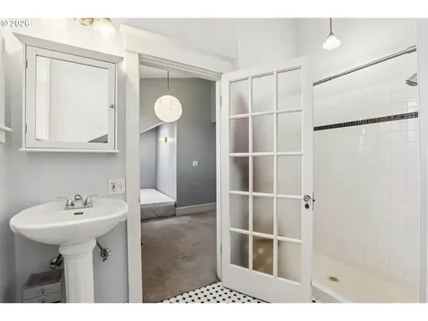 5264 NE 20th Avenue Portland OR 97211