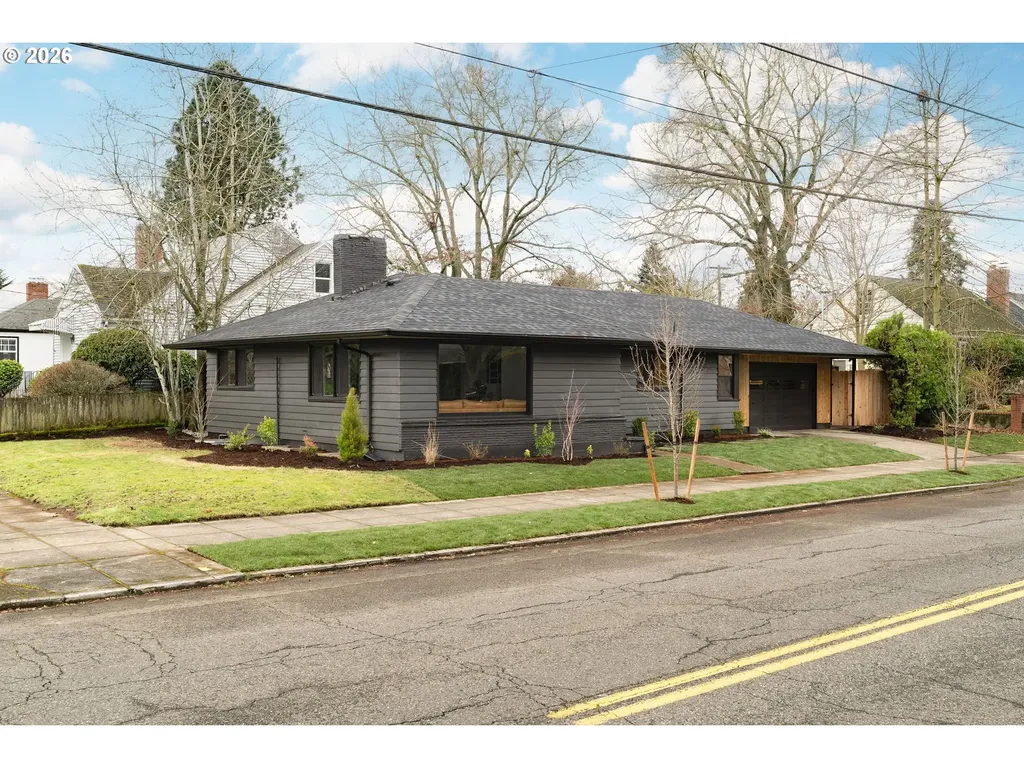 2530 NE Dekum Street Portland OR 97211