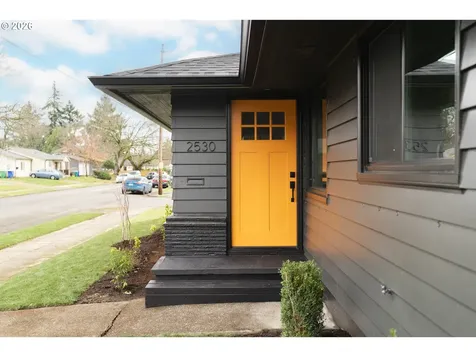 2530 NE Dekum Street Portland OR 97211