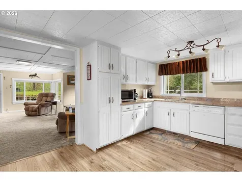 1187 Rice Creek Road Winston OR 97496