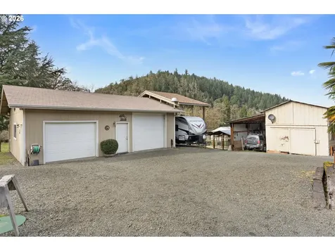 1187 Rice Creek Road Winston OR 97496