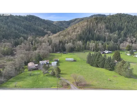 1187 Rice Creek Road Winston OR 97496