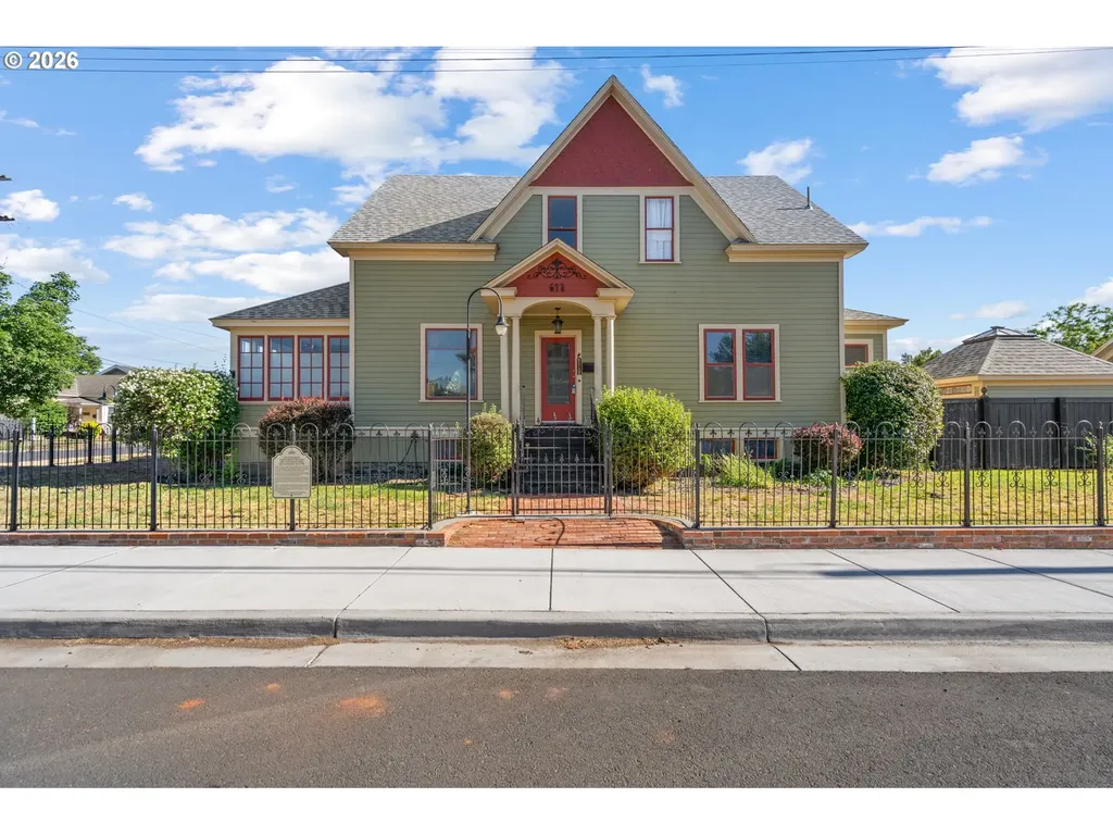 614 SE Byers Avenue Pendleton OR 97801