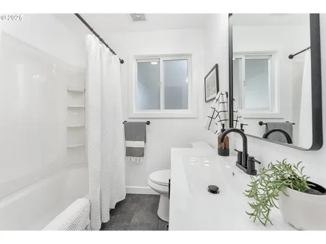 6843 N Hudson Street Portland OR 97203