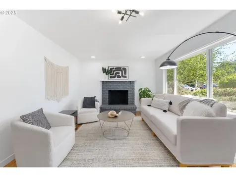 6843 N Hudson Street Portland OR 97203