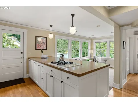 2656 SW Brae Mar Court Portland OR 97201