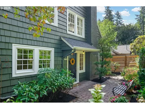 2656 SW Brae Mar Court Portland OR 97201