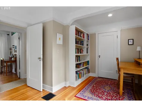 2656 SW Brae Mar Court Portland OR 97201