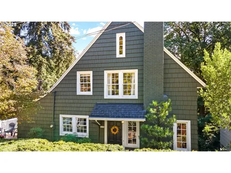 2656 SW Brae Mar Court Portland OR 97201