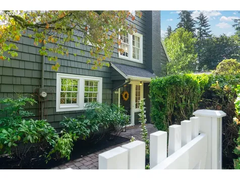 2656 SW Brae Mar Court Portland OR 97201