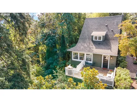 2656 SW Brae Mar Court Portland OR 97201