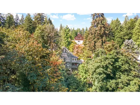 2656 SW Brae Mar Court Portland OR 97201