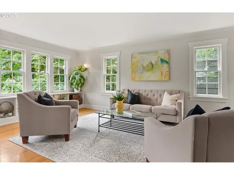 2656 SW Brae Mar Court Portland OR 97201