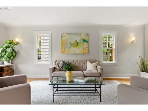 2656 SW Brae Mar Court Portland OR 97201