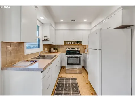 4214 SE 91st Avenue Portland OR 97266